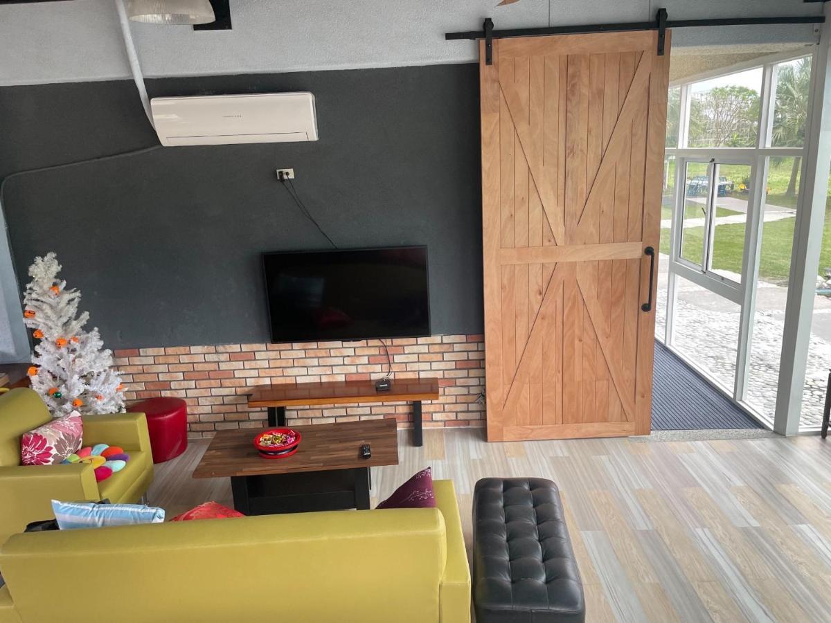 Haibian Mingren 50 Hualien City Exterior photo